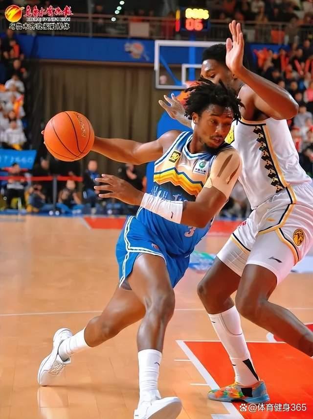 詹姆斯惨败给无名小将风云突变广厦男篮赛前手感冰凉，国际比赛日瓦伦西亚备战全明星赛看傻球迷的简单介绍